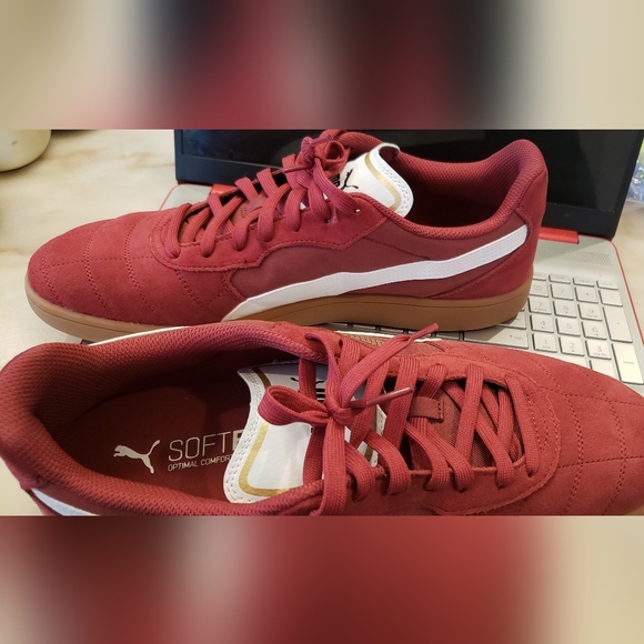 Sneakers - Picture 8 of 9